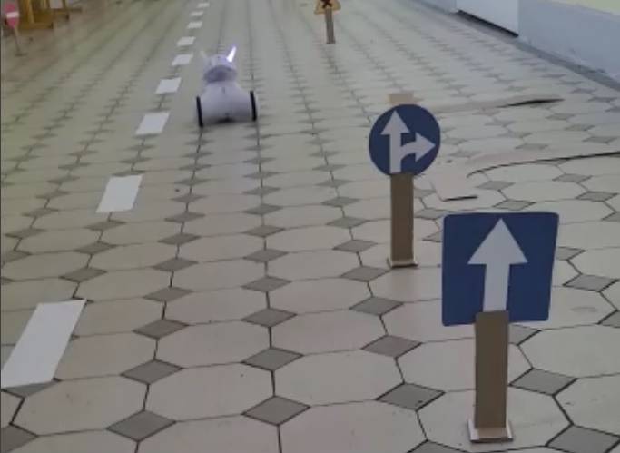 Zajęcia z robotyki SOSW Grodk&oacute;w